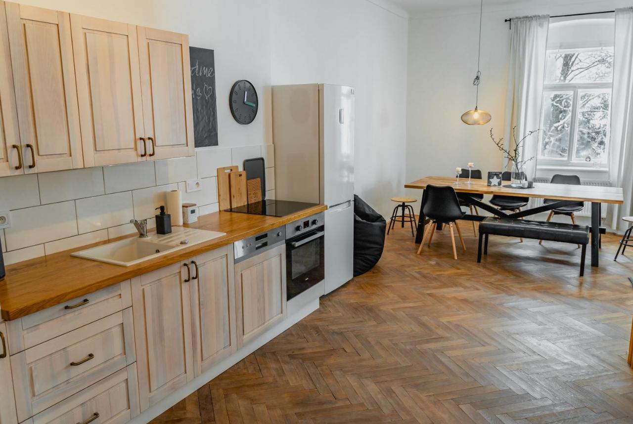 Stara Skola Hedec Aparthotel Kraliky Ngoại thất bức ảnh