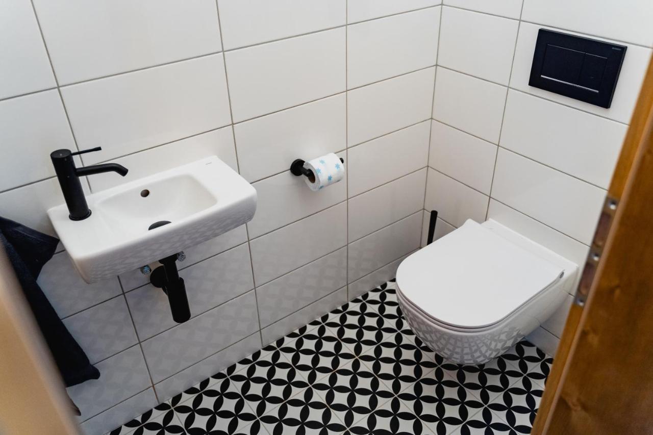 Stara Skola Hedec Aparthotel Kraliky Ngoại thất bức ảnh